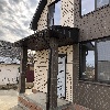 Входную группу тоже нужно защищать от осадков и украшать.